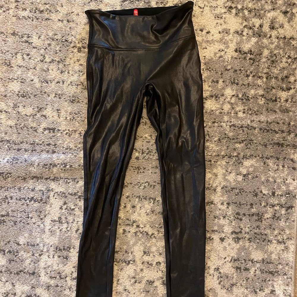 SPANX faux leather leggings - size medium